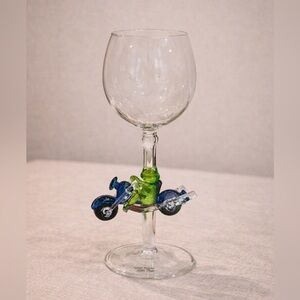 NWT Yurana Blown Glass Wine Glass